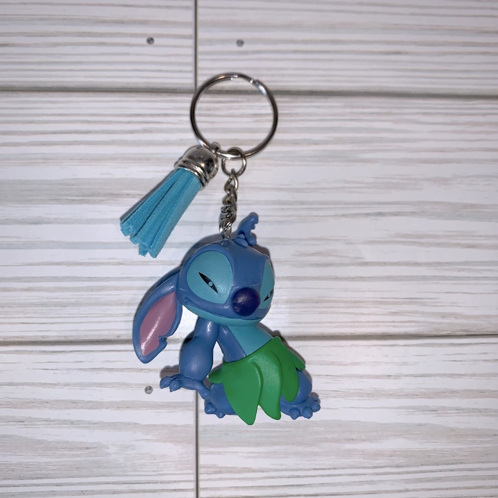 New Disney Stitch Hula Keychain - Picture 1 of 2